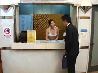 Aziatisch Japans Hot Hoer geneukt op Bordel Spa Door Executive