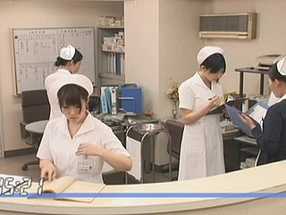 Krankenschwester namens Saori verdient ihr eigenes Krankenhaus zu erhalten genagelt