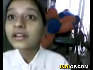 Meine indische Schwester hat erstaunliche Titten und saftige Pussy