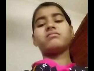 Người bạn gái Ấn Độ Hiển thị Boobs trực tuyến Cam Trò chuyện