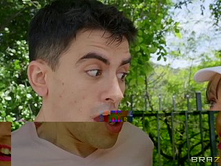Routhy Gilf Sally D'Angelo хочет член большого подростка