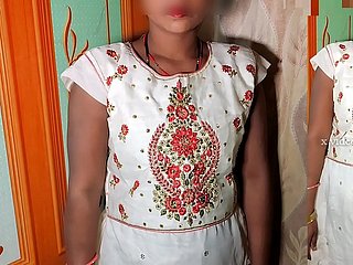 साली की धमाके दार चूदाई बीबी के जाने के बाद साली बोली जीजा आजी भर के मेरी गाड़ मार लो बहुत दिन मेरी चूत प्यासी है हिंदी प्यासी है हिंदी आवाज के साथ रियल