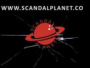 アウターリミッツ映画の中でアリッサミラノヌード -  ScandalPlanet