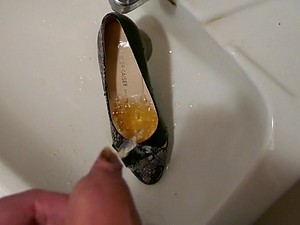 Pisse nigh wifes hohen Absatz (PEEP toe)