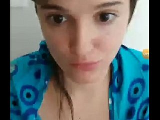 Cô gái thích nhìn trộm trở nên luộm thuộm
