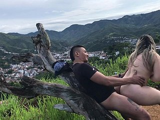 Colombiana madura, chega no morro para meu friends with encher ela de leite