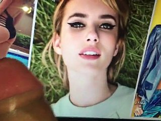 Celebrità che adora il porno e che rende omaggio a Emma Roberts