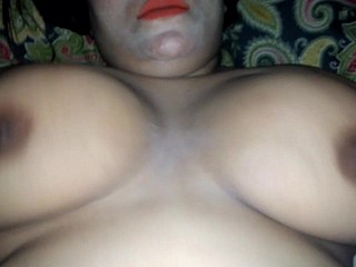 私は自分の家で、私の友人の妻を満たし