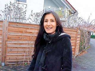 Alman Amatör Babe seks röportaj sırasında becerdin alır