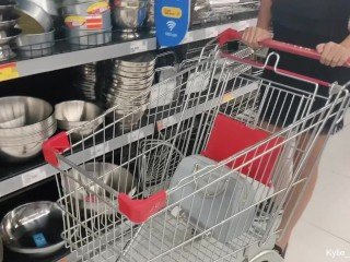 [PREVIEW] Kylie_NG潮吹きすべての彼女の車以上のスーパーマーケットで買い物をした後、