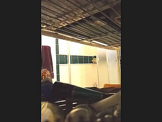میری ماں بڑا ہینگر کی ایک جوڑی مل گئی